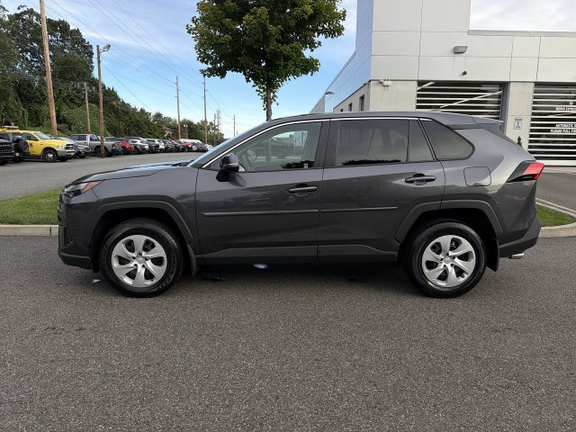 Used 2024 Toyota RAV4 LE AWD/4WD image 5