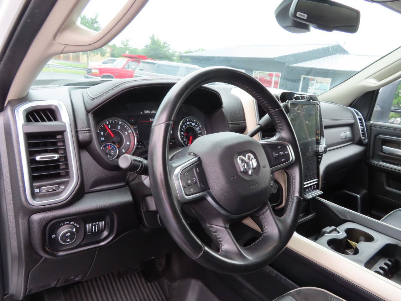 Used 2024 RAM 2500 Laramie AWD/4WD image 31