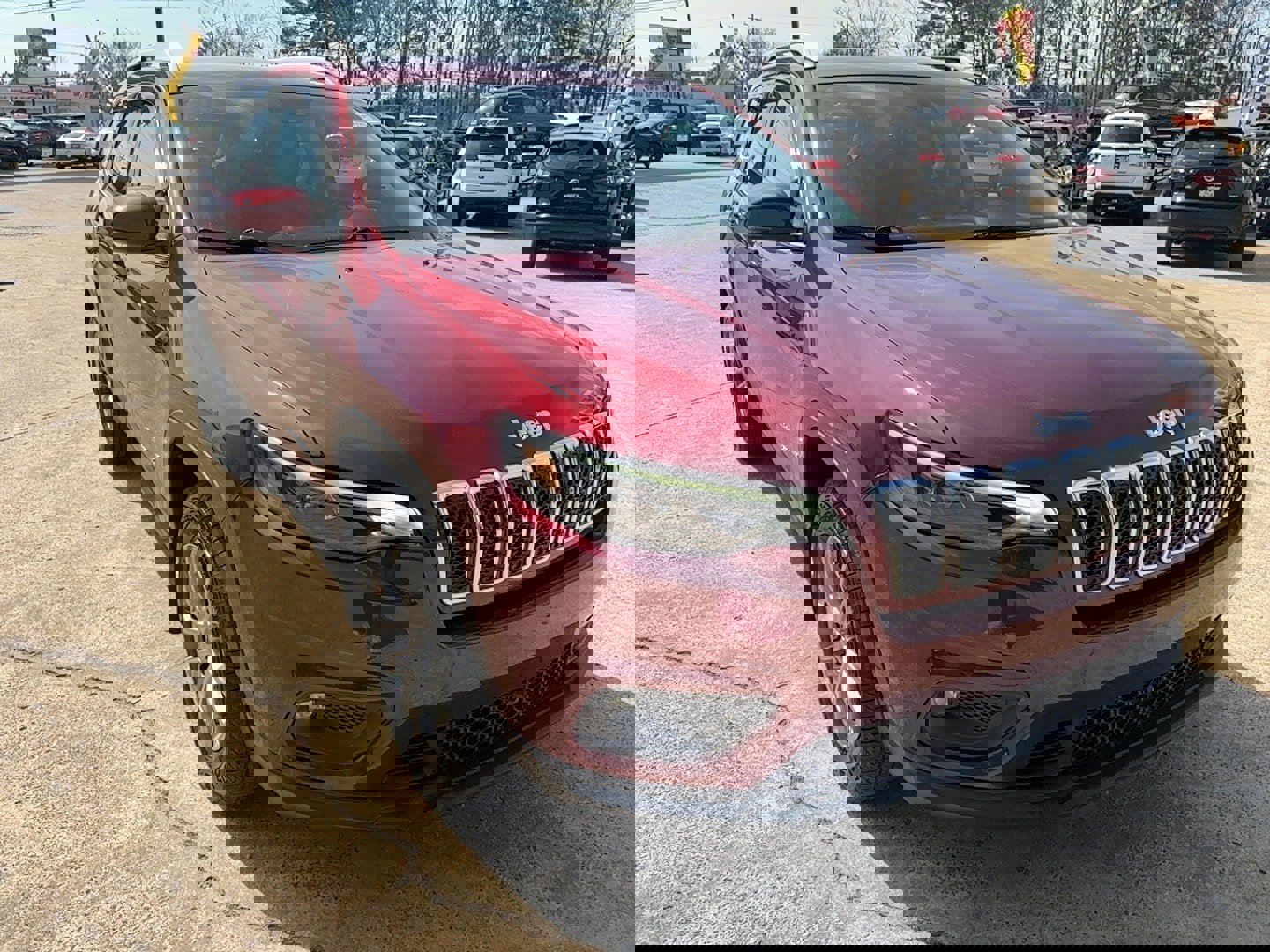 Used 2020 Jeep Cherokee Latitude Lux w/ Comfort/Convenience Group image 3