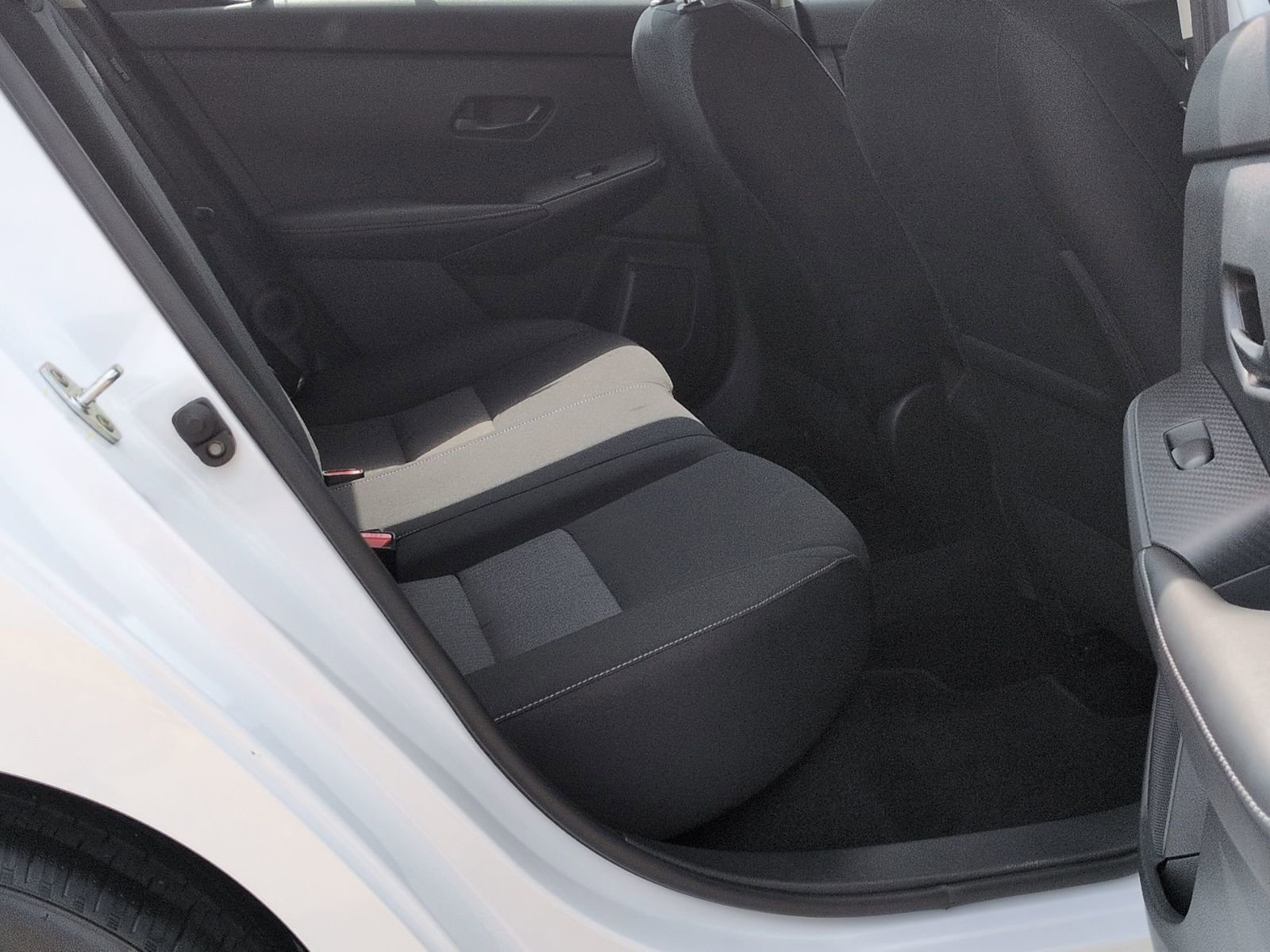 Certified 2025 Nissan Sentra SV w/ All-Weather Package FWD image 30