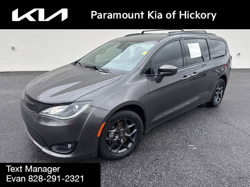 Used 2020 Chrysler Pacifica Touring-L Plus image 1