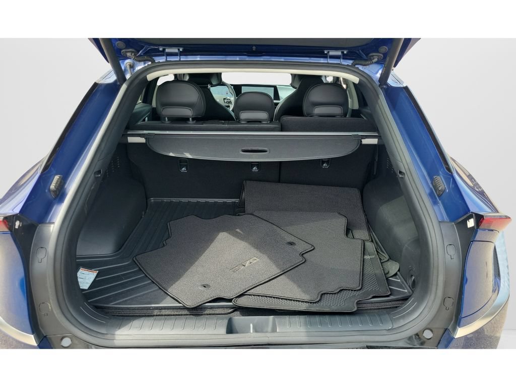 Used 2023 Kia EV6 Wind RWD image 10