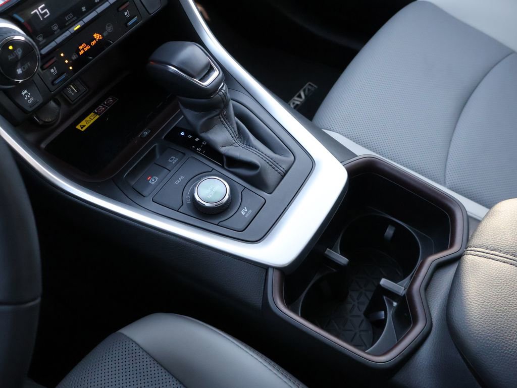 Used 2025 Toyota RAV4 Limited w/ Advanced Technology Package image 24