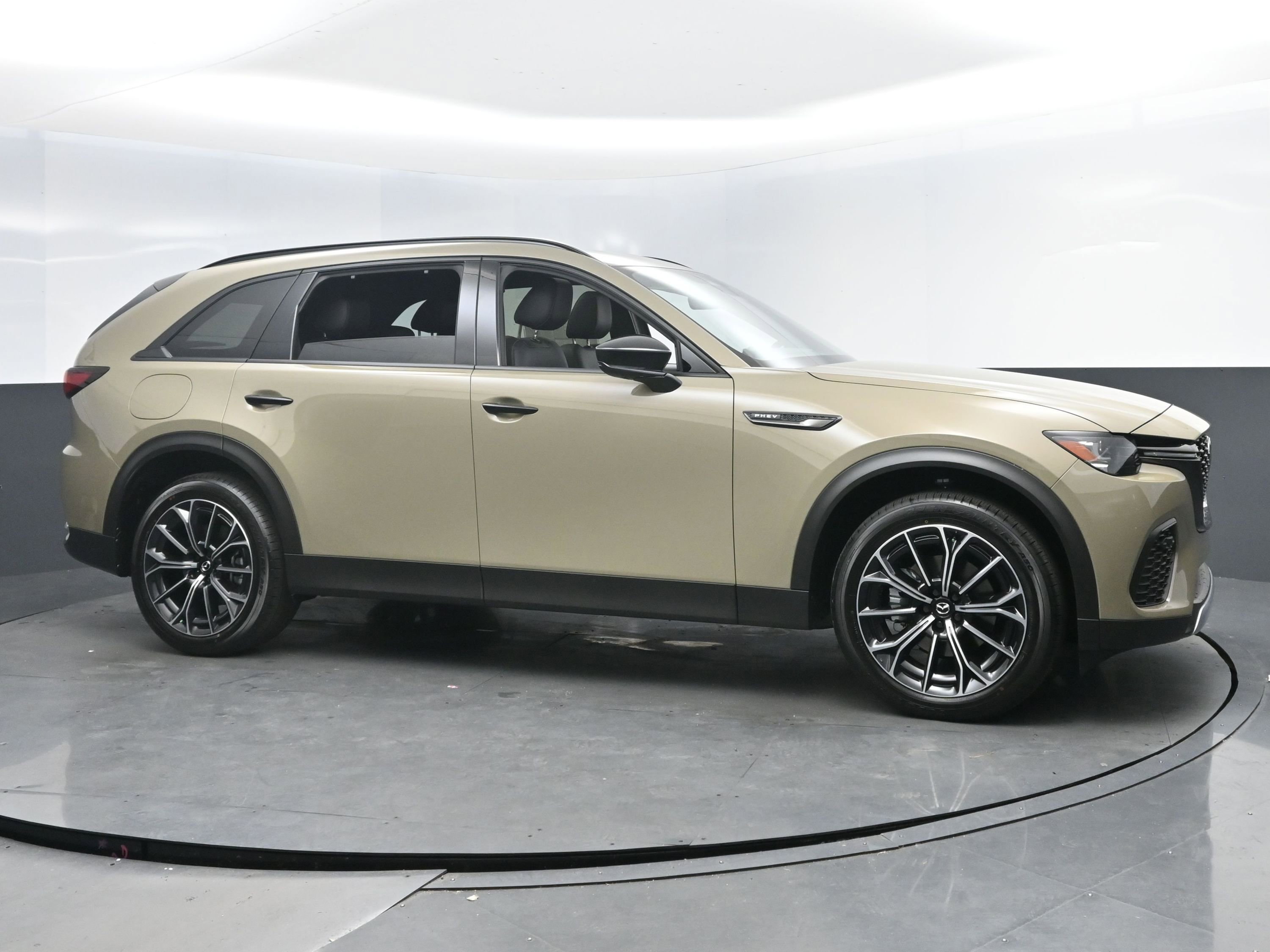 New 2025 MAZDA CX-70 Plug-In Hybrid w/ Premium Plus image 2