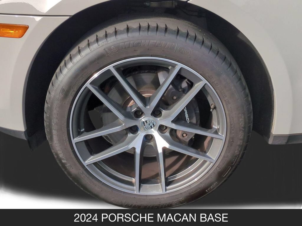 Used 2024 Porsche Macan AWD/4WD image 11