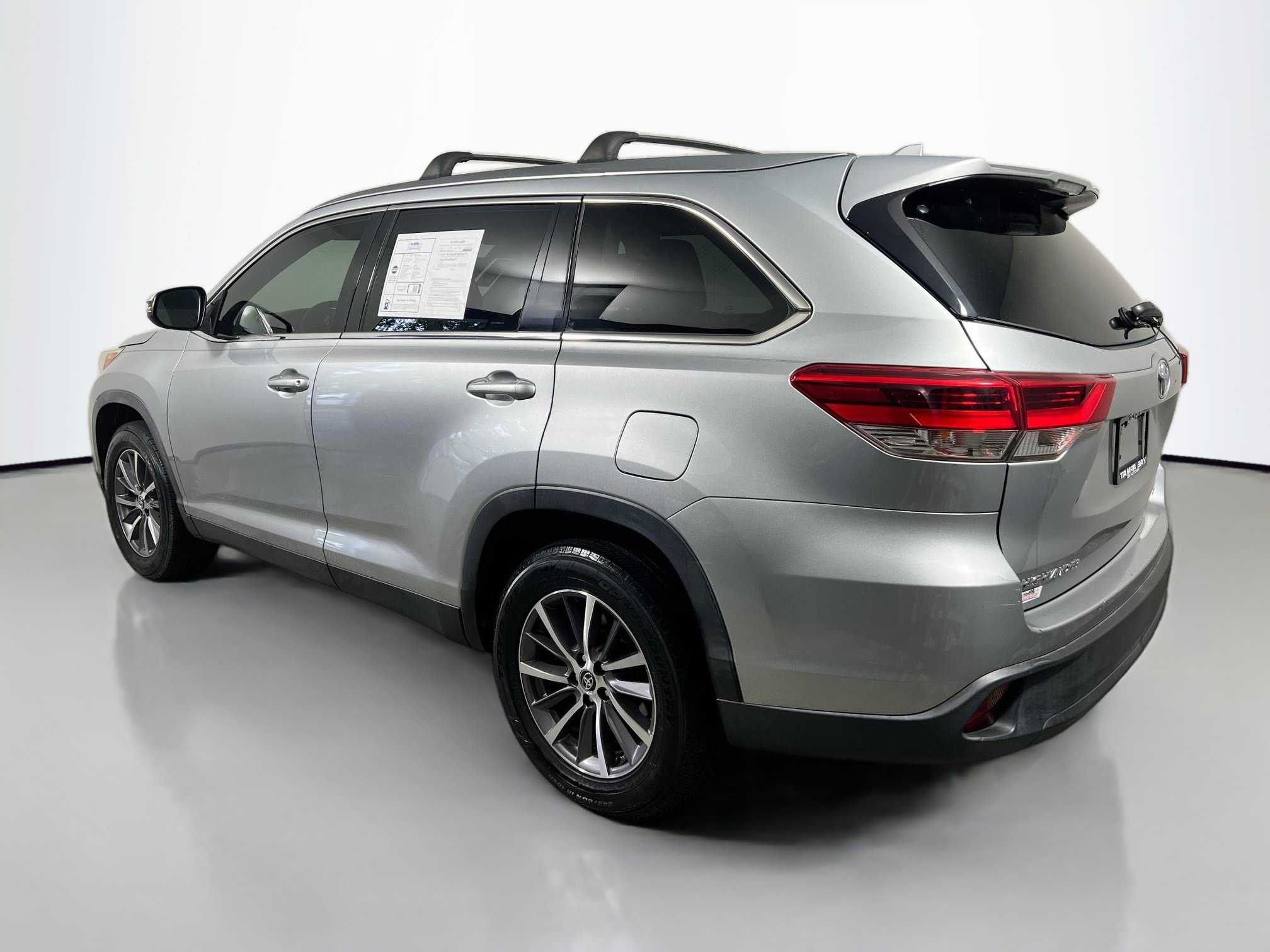 Used 2019 Toyota Highlander XLE FWD image 8