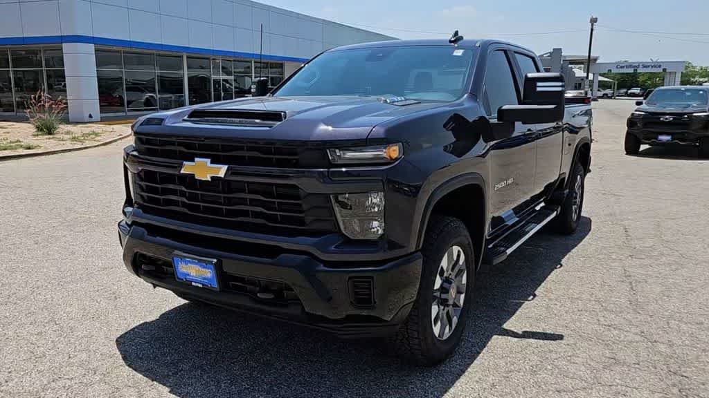 Used 2024 Chevrolet Silverado 2500 Custom w/ Custom Convenience Package AWD/4WD image 3