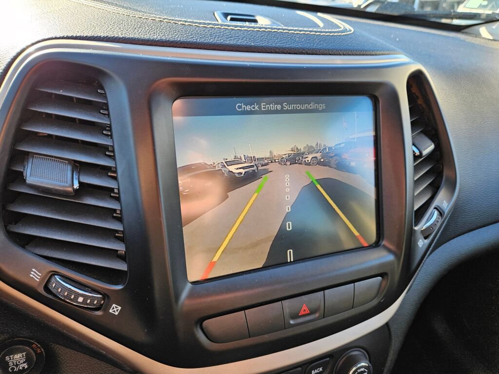 Used 2015 Jeep Cherokee Limited w/ Luxury Group image 31