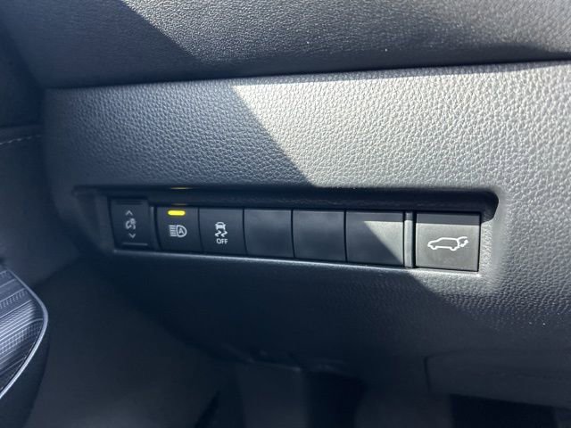 Used 2024 Toyota Venza XLE AWD/4WD image 18