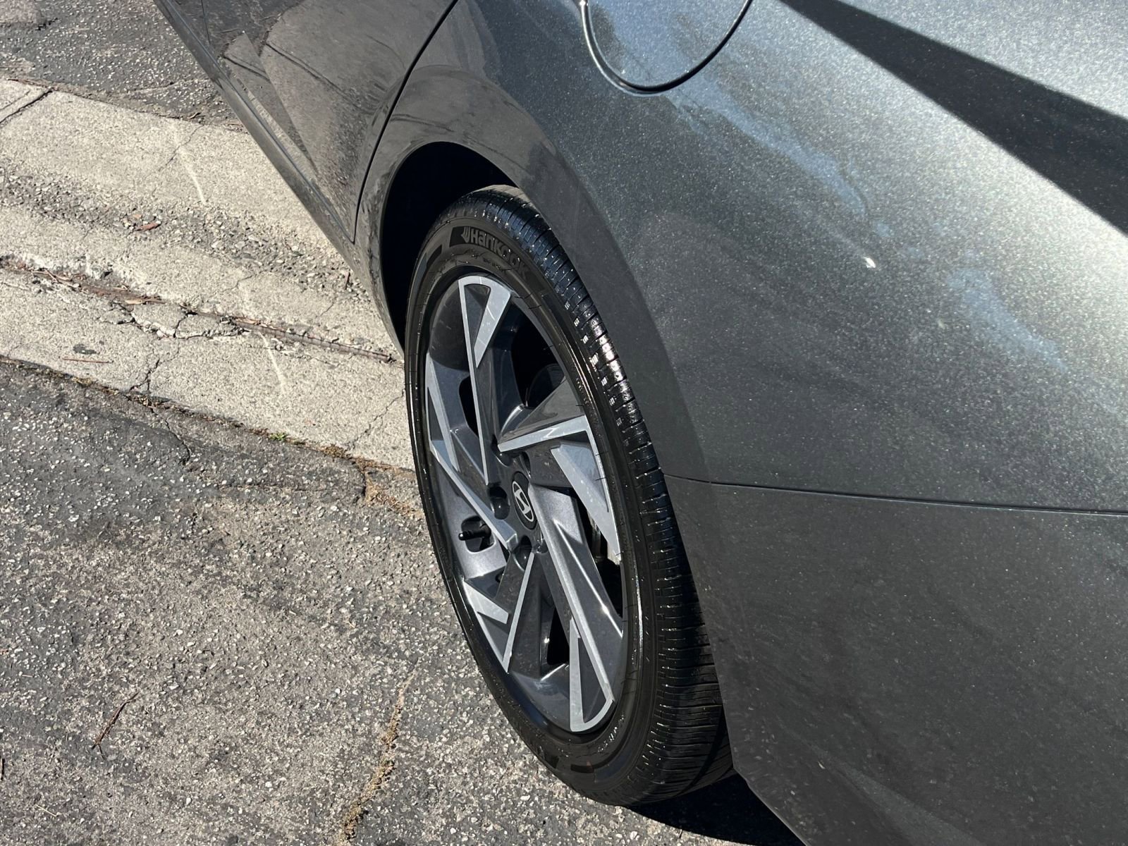 Used 2025 Hyundai Elantra SEL image 32