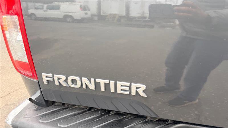 Used 2013 Nissan Frontier SL image 31