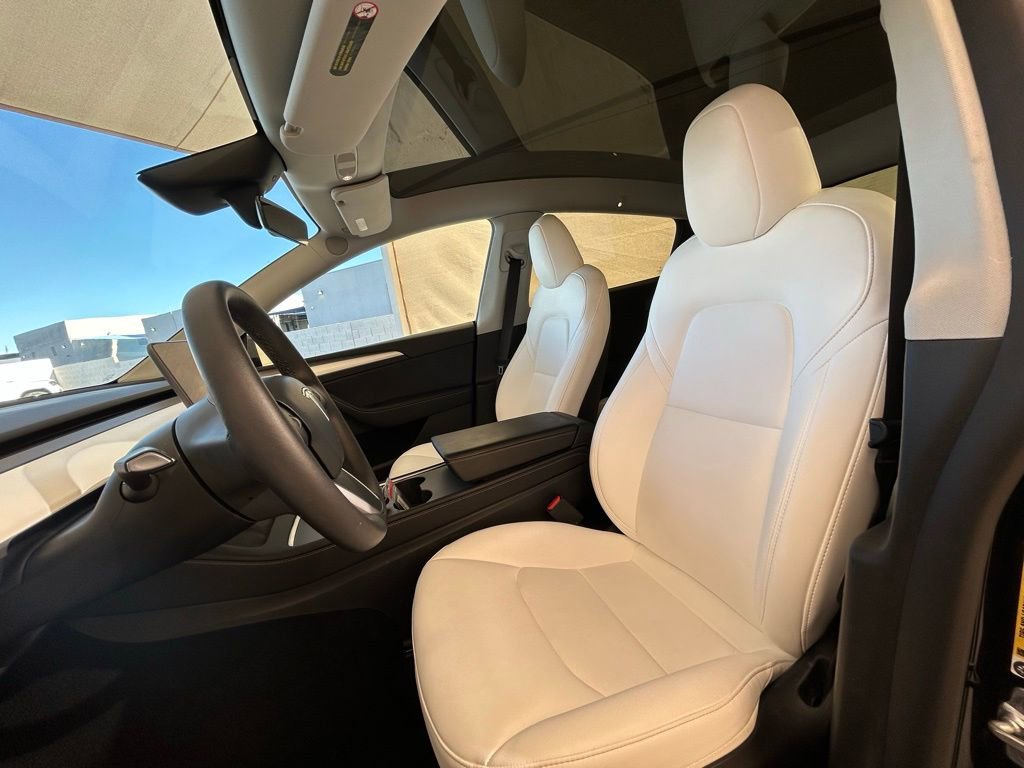 Used 2025 Tesla Model Y Long Range image 22