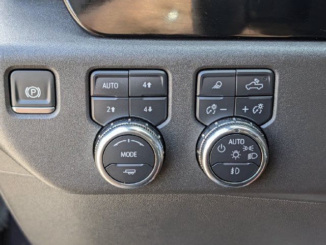 Used 2024 GMC Sierra 1500 SLT AWD/4WD image 23