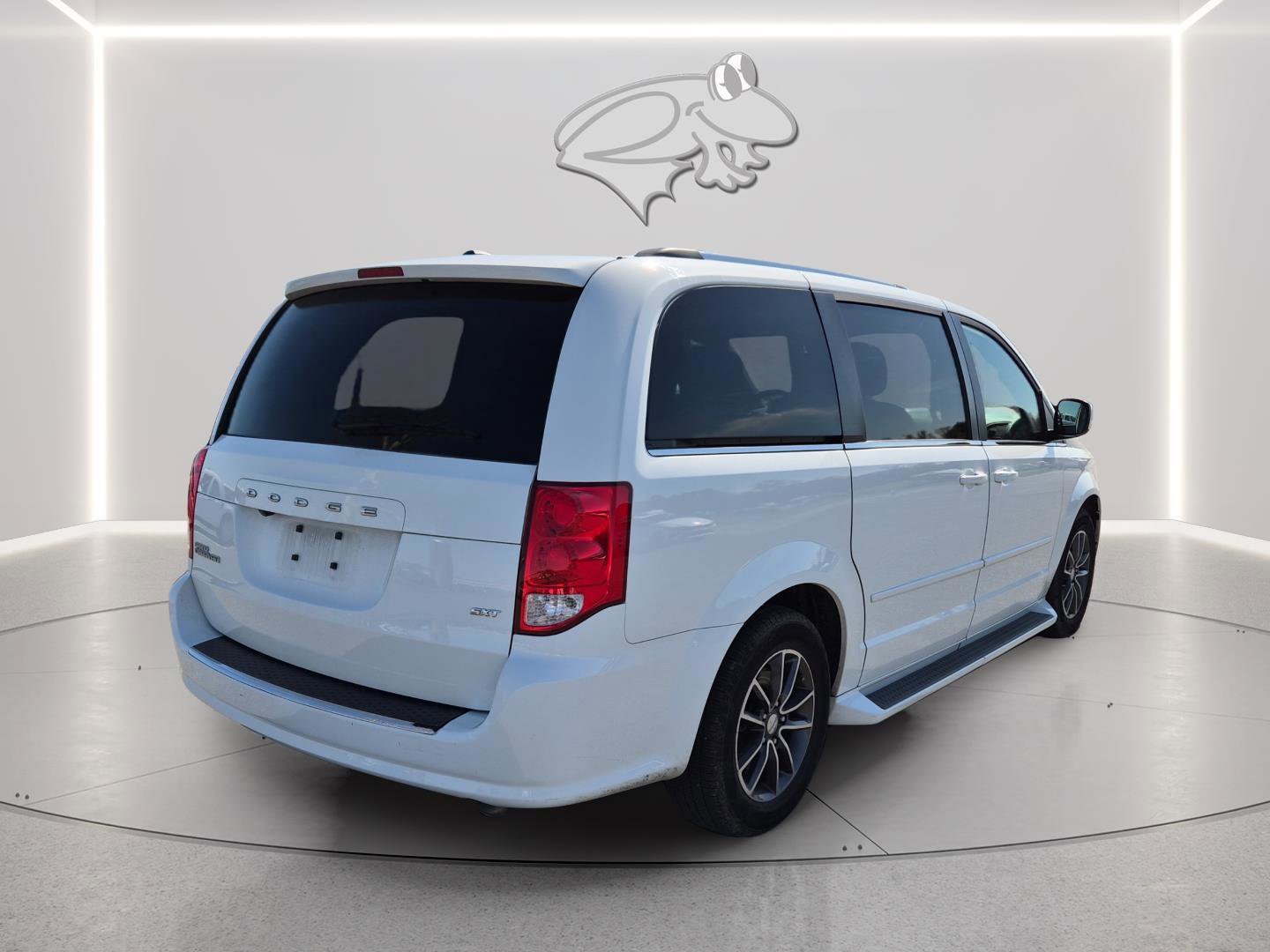 Used 2017 Dodge Grand Caravan SXT w/ Driver Convenience Group image 6