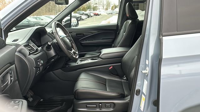 Used 2025 Honda Ridgeline TrailSport image 9
