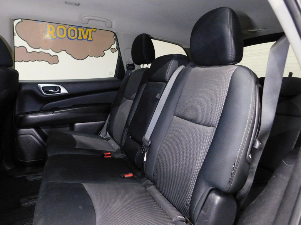 Used 2018 Nissan Pathfinder SV image 68
