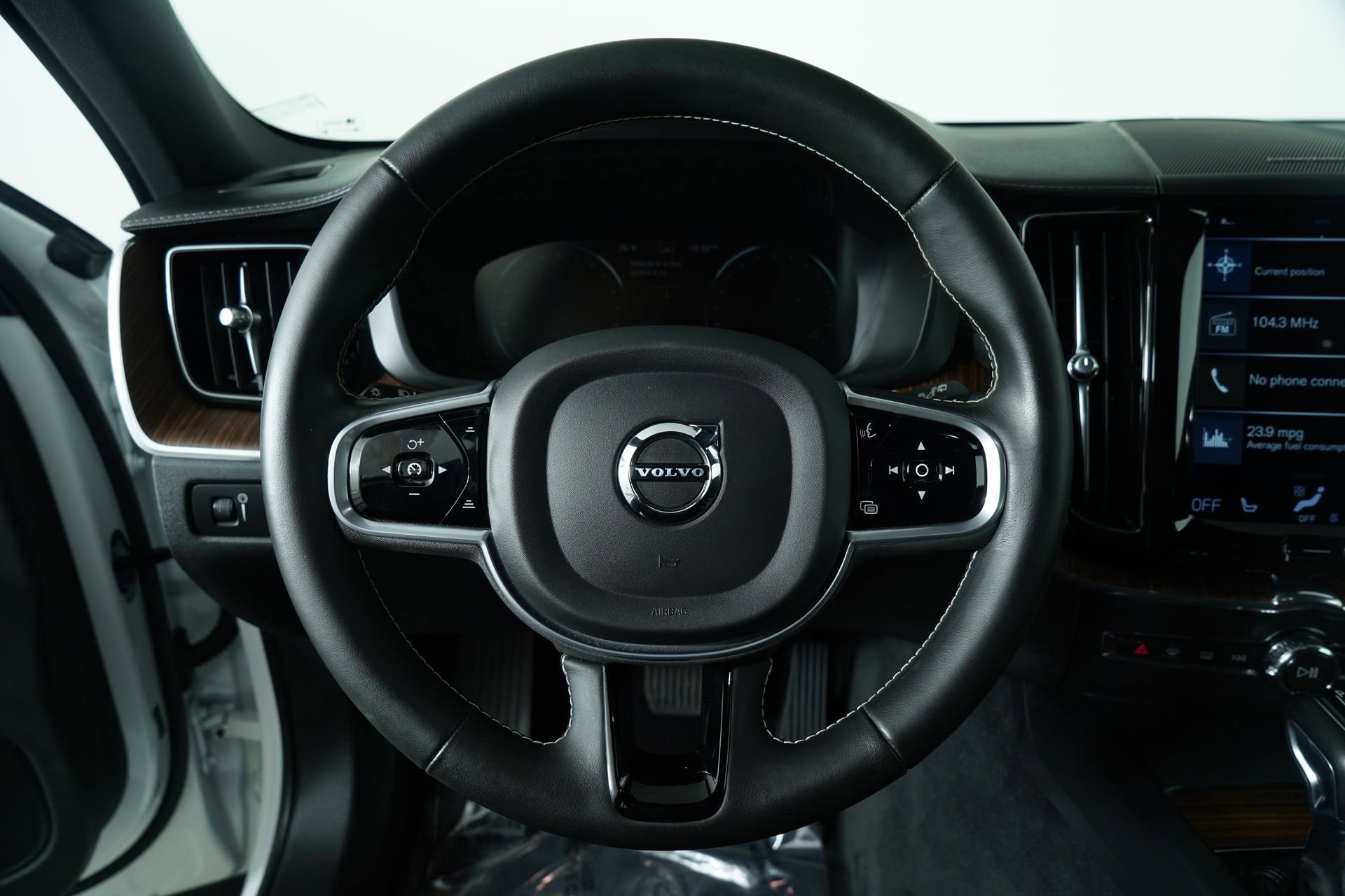 Used 2020 Volvo XC60 T6 Inscription w/ Protection Package Premier image 30