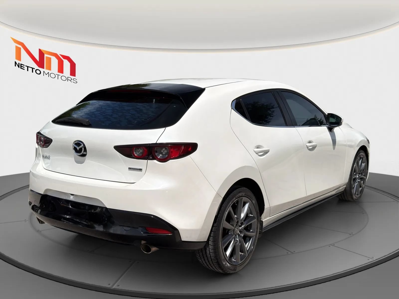 Used 2020 MAZDA MAZDA3 Hatchback FWD image 5