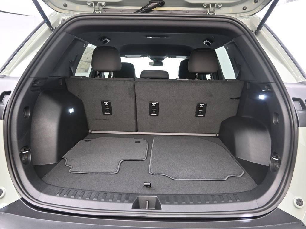 Used 2024 Jeep Wrangler Unlimited Sahara w/ Safety Group image 10