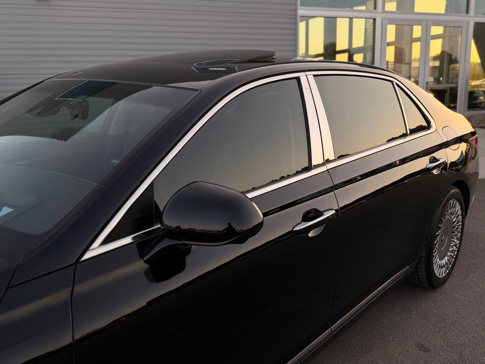 Used 2020 Genesis G90 3.3T Premium RWD image 20
