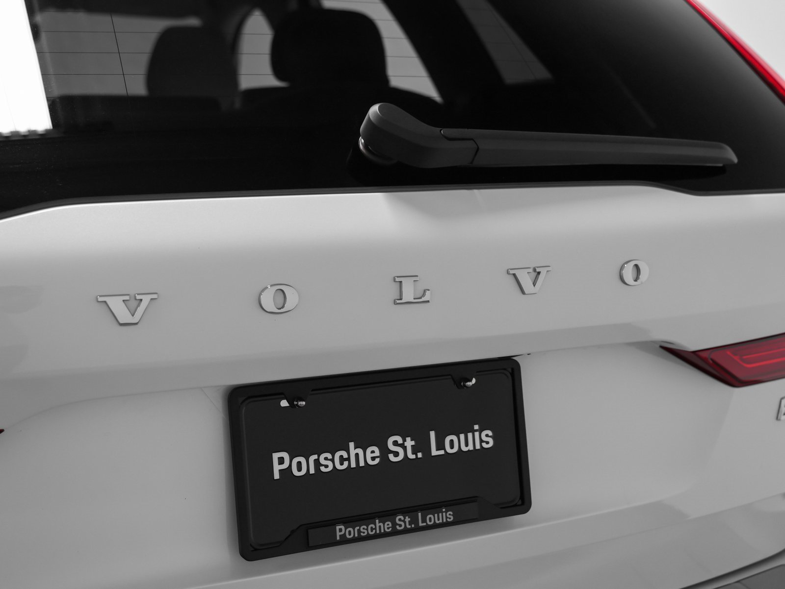 Used 2025 Volvo XC60 B5 Plus w/ Protection Package Premier image 18