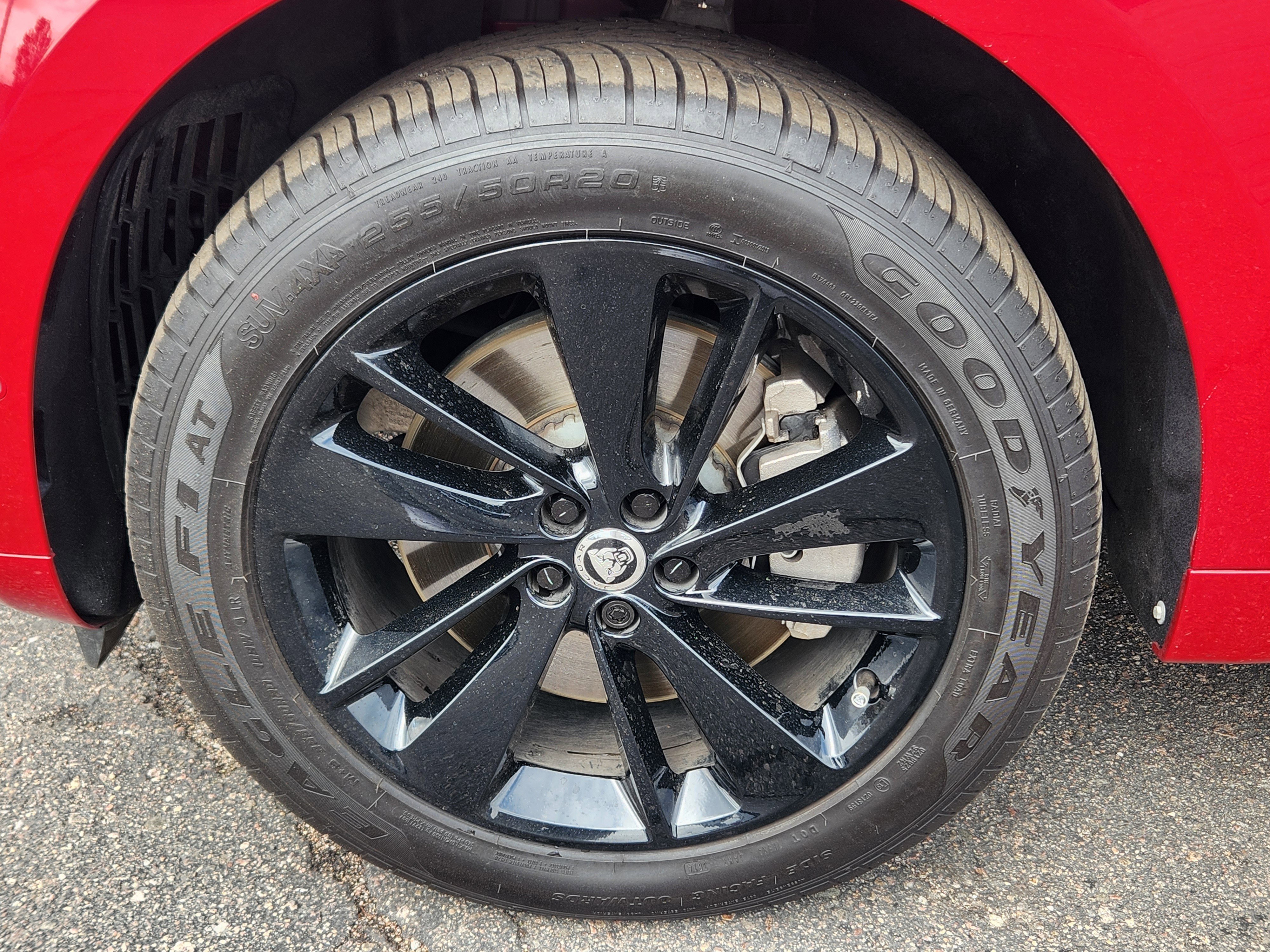 Certified 2026 Jaguar F-PACE R-Dynamic S AWD/4WD image 24