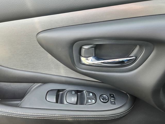 Used 2019 Nissan Murano SV w/ Premium Package image 16