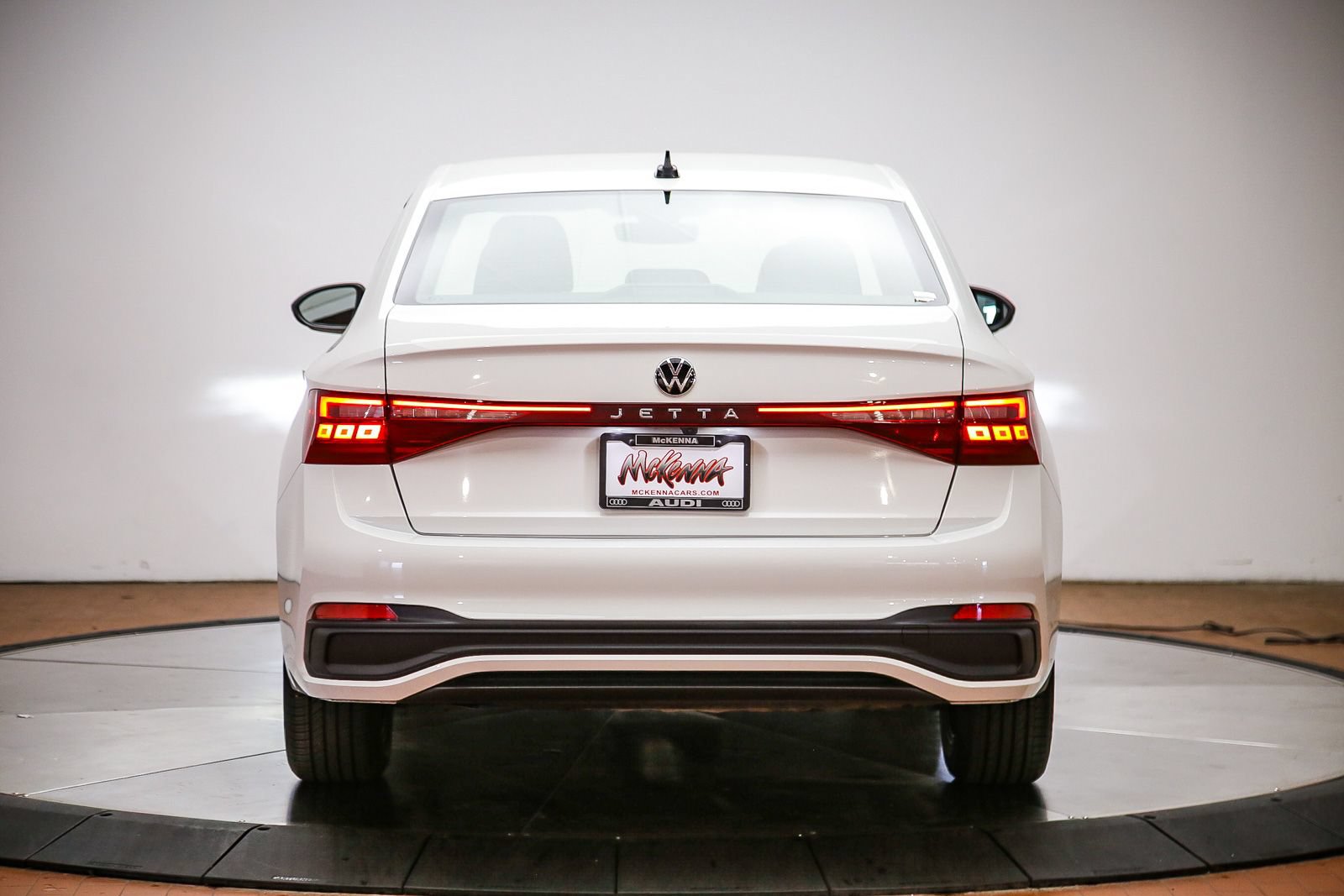 Used 2025 Volkswagen Jetta Sport FWD image 3