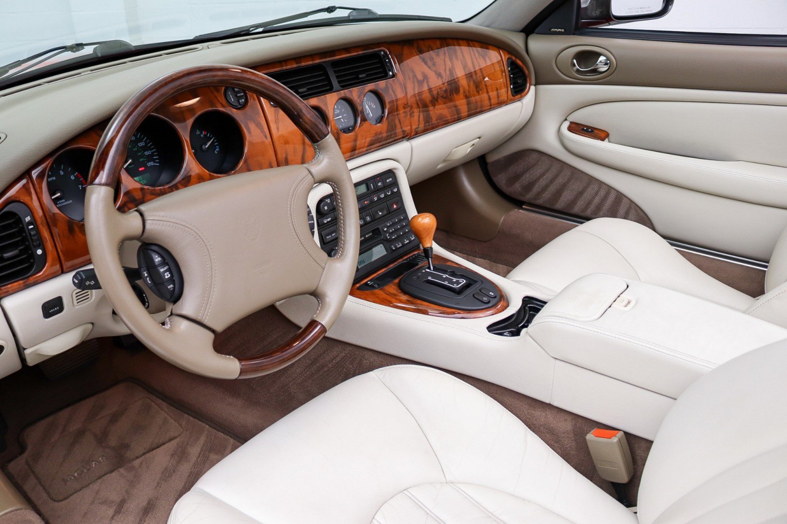 Used 2000 Jaguar XK8 Convertible RWD image 28