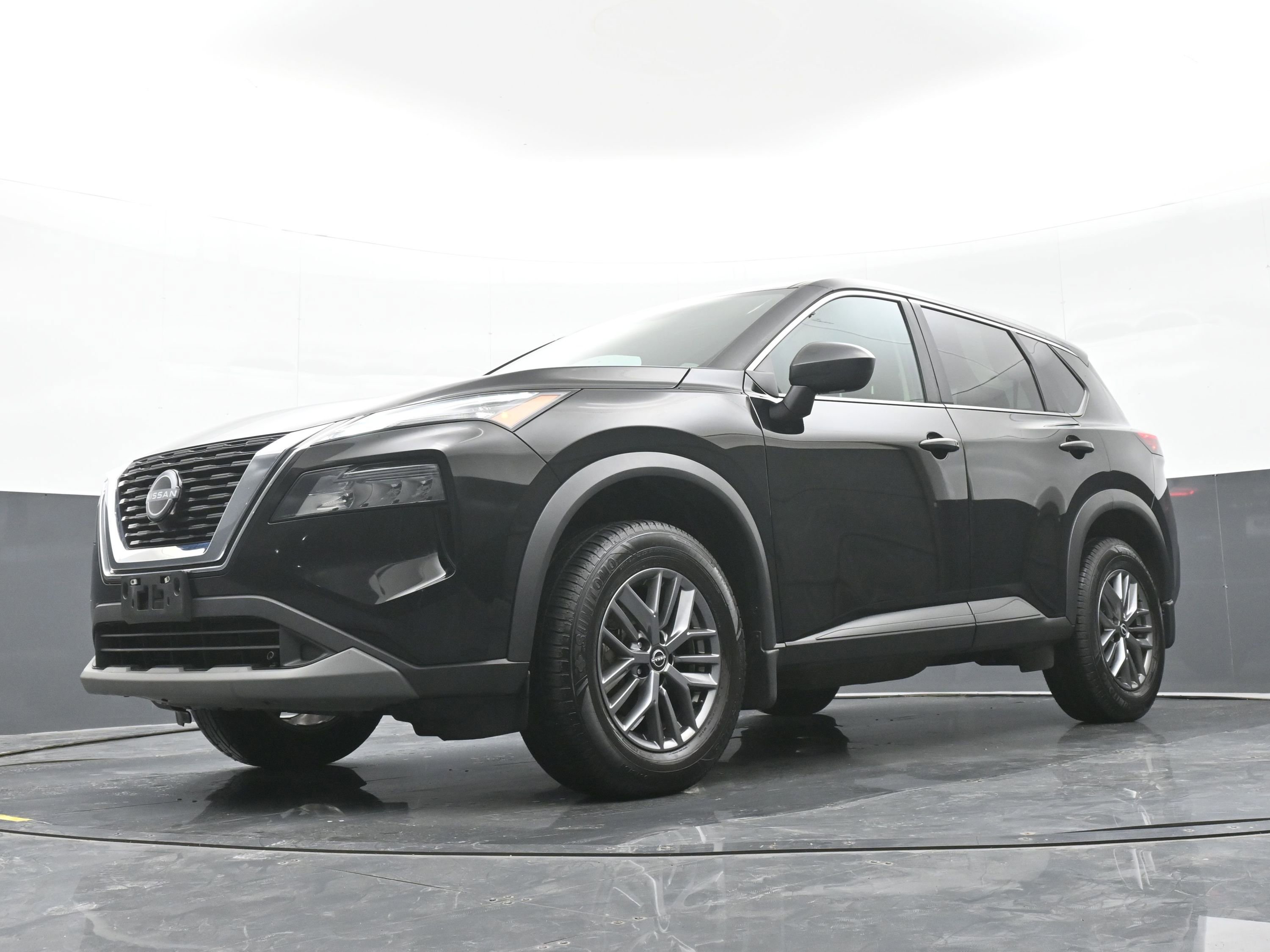 Used 2023 Nissan Rogue S AWD/4WD image 43