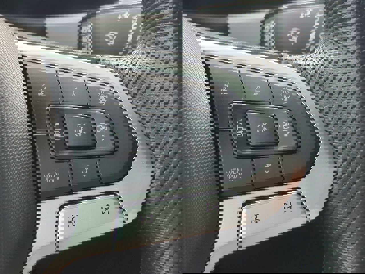 Used 2020 Volkswagen Atlas Cross Sport SEL R-Line image 25