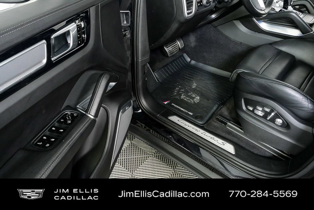 Used 2021 Porsche Cayenne Turbo S w/ Premium Package Plus image 9