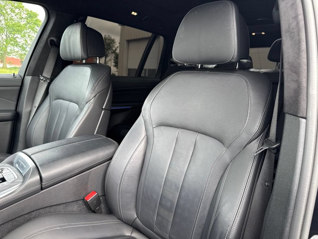 Used 2022 BMW X7 xDrive40i w/ M Sport Package AWD/4WD image 30