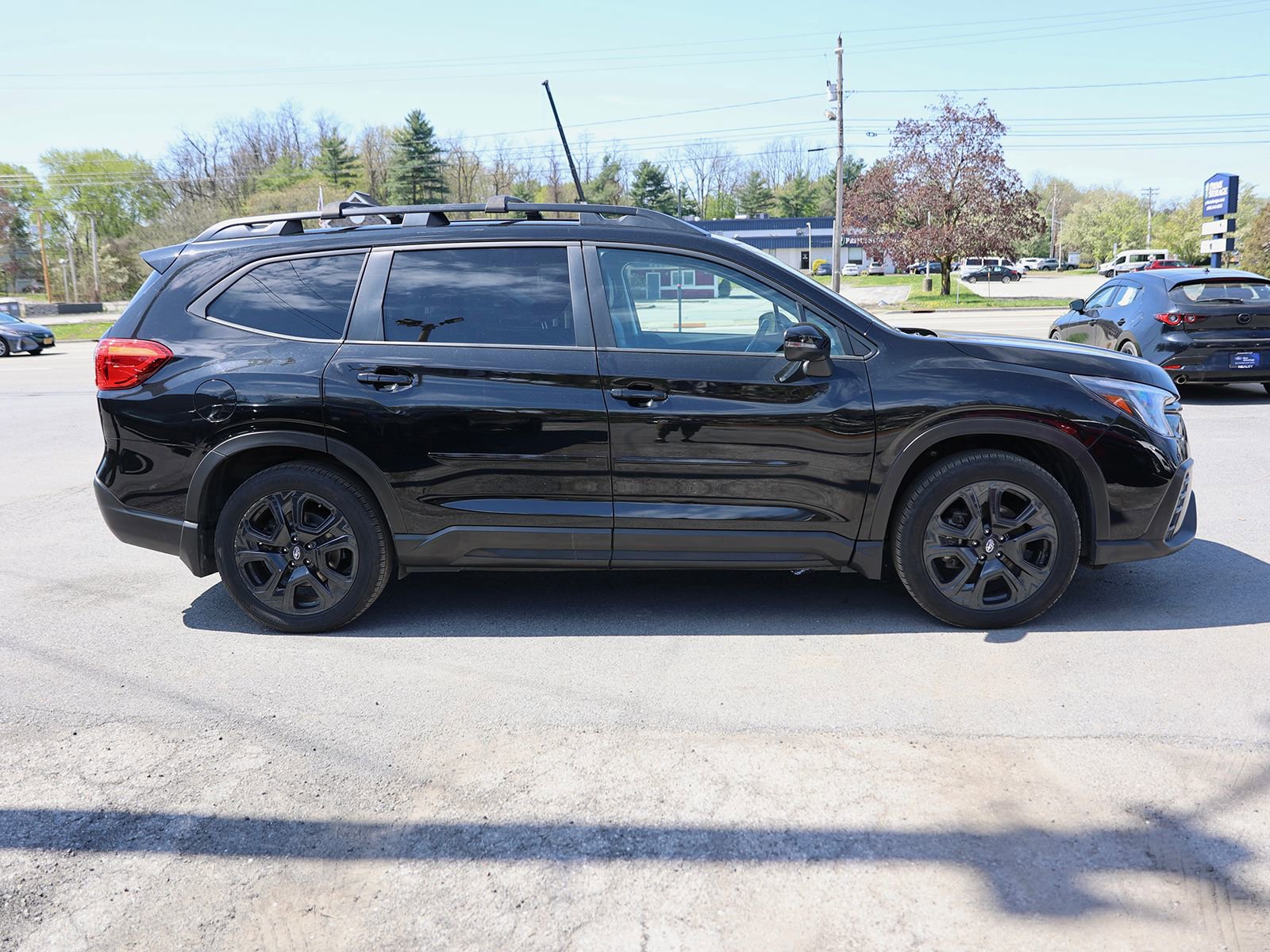 Used 2023 Subaru Ascent Onyx Edition AWD/4WD image 8