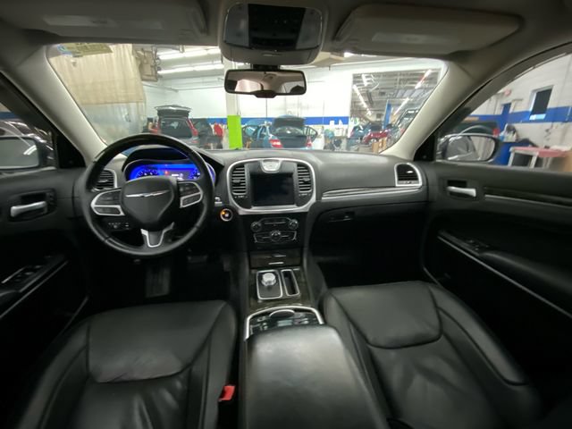Used 2017 Chrysler 300 C AWD/4WD image 28