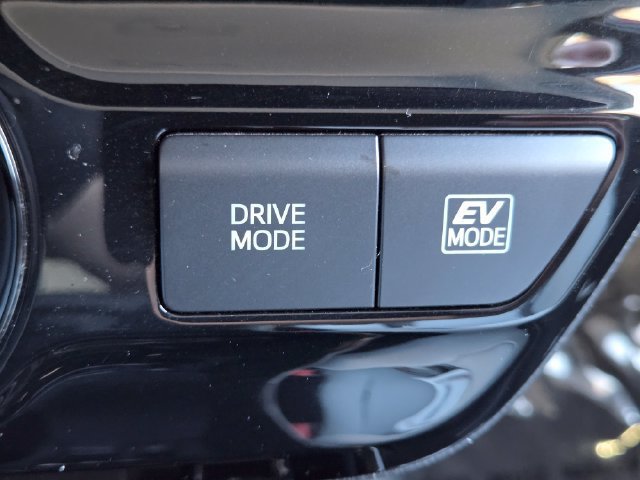 Used 2021 Toyota Prius Limited w/ Premium Convenience Package FWD image 12