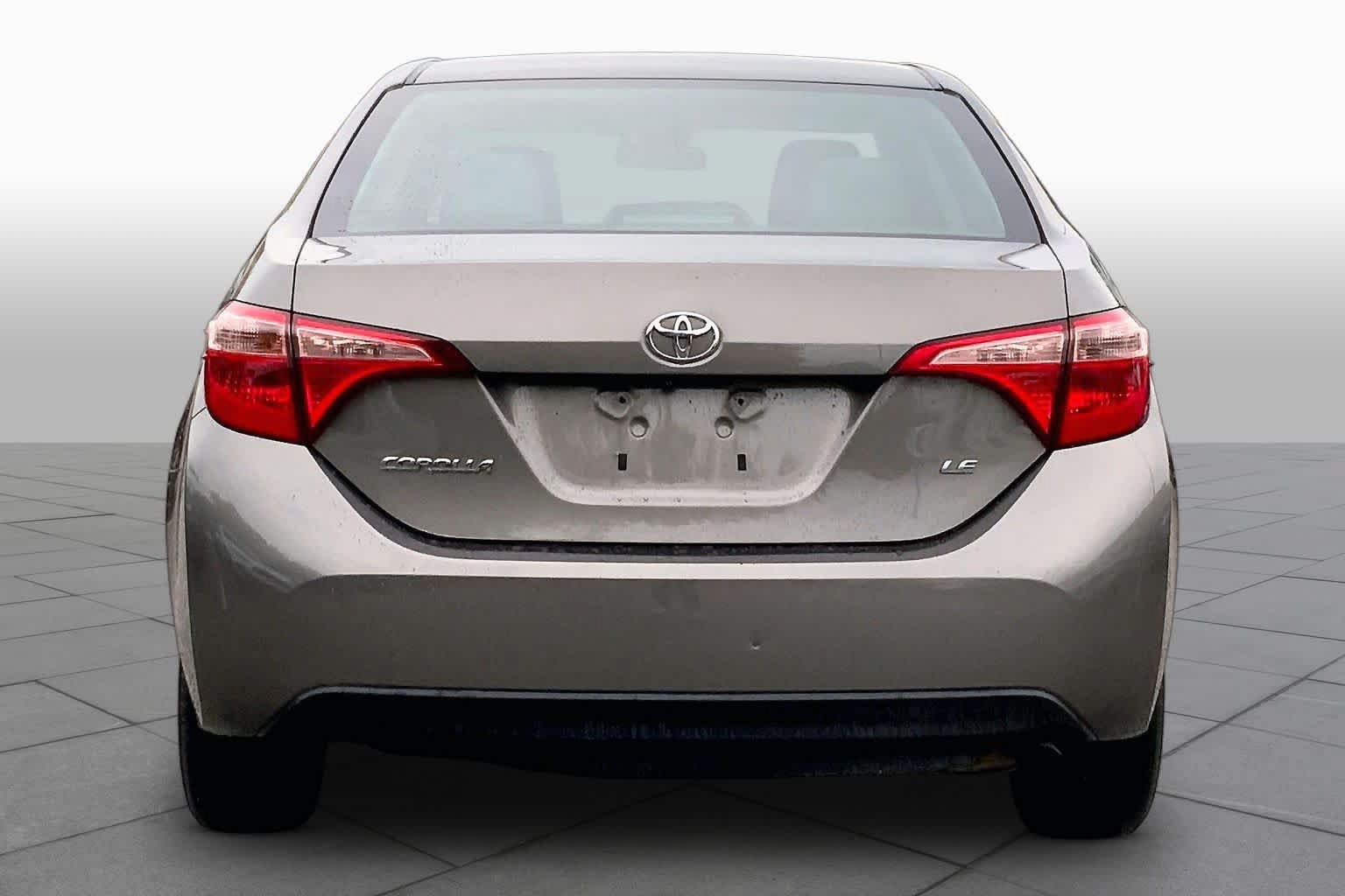 Used 2018 Toyota Corolla LE FWD image 5