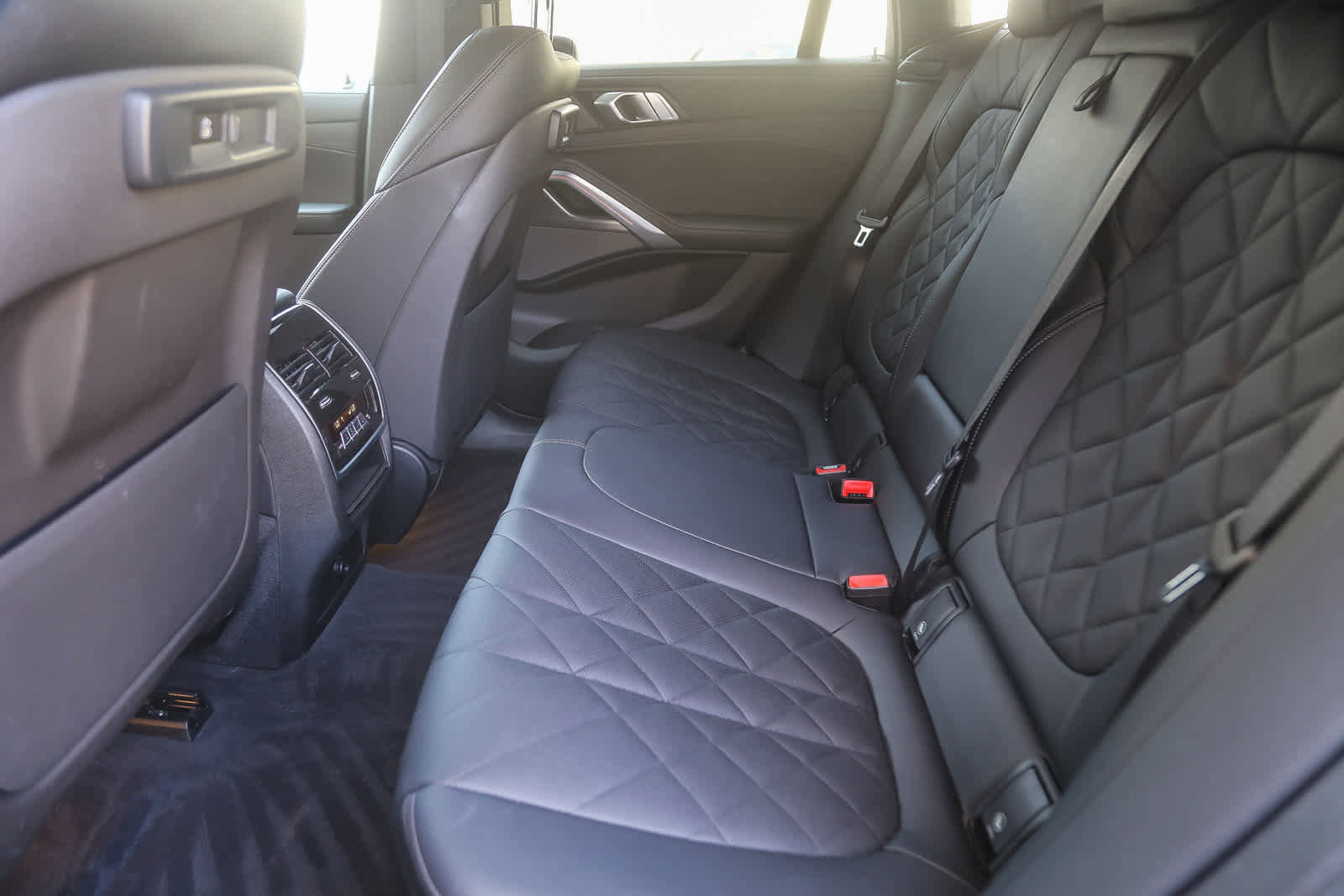 Certified 2023 BMW X6 xDrive40i w/ M Sport Package image 15