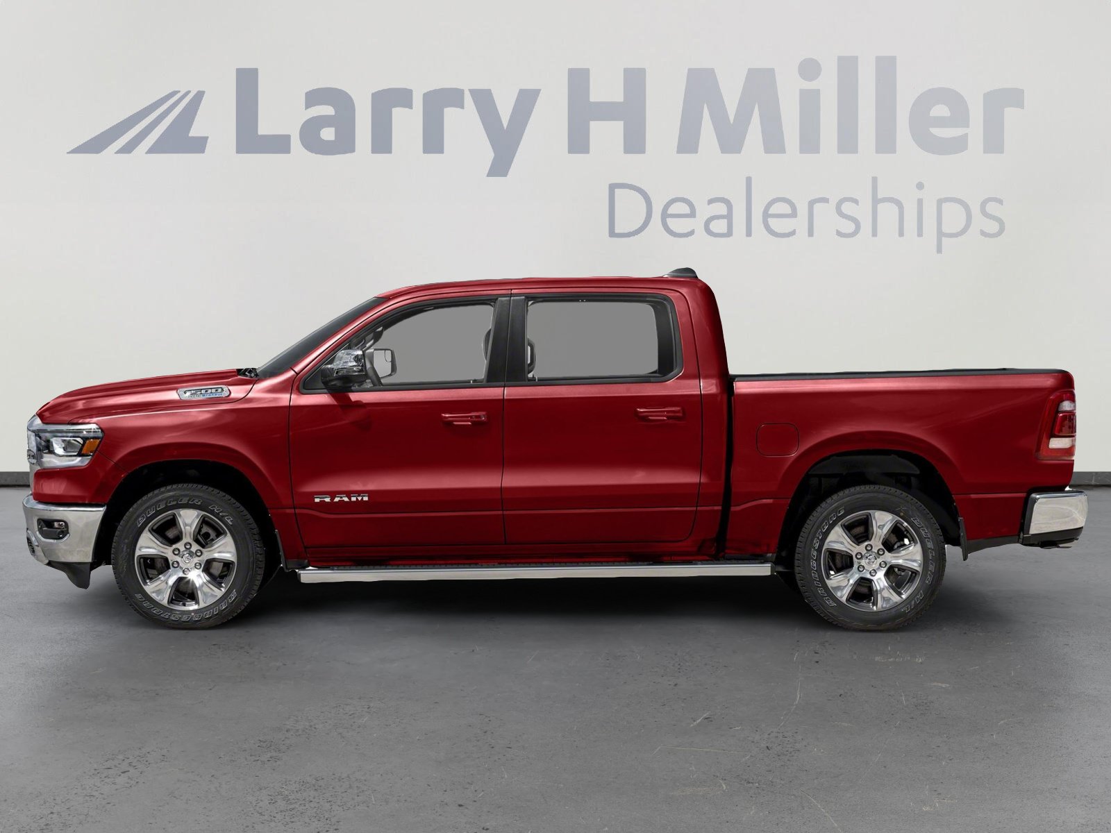 Used 2024 RAM 1500 Laramie AWD/4WD image 3