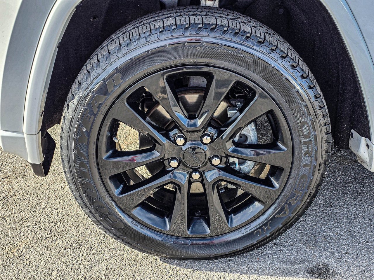 Used 2019 Jeep Grand Cherokee Altitude image 8