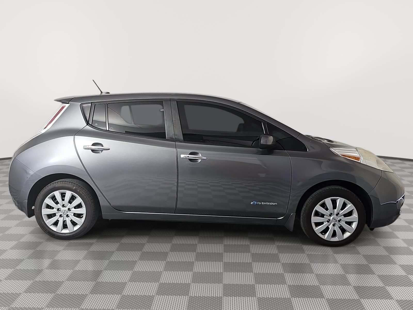 Used 2016 Nissan Leaf S w/ Charger Package FWD image 9