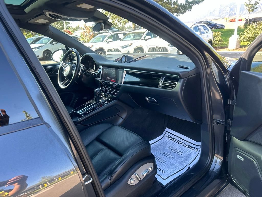 Used 2023 Porsche Macan Turbo AWD/4WD image 11