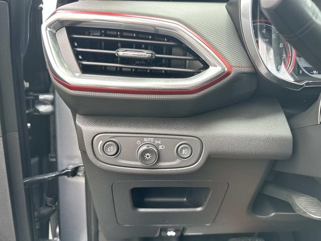 Certified 2022 Chevrolet TrailBlazer RS w/ Technology Package FWD image 16