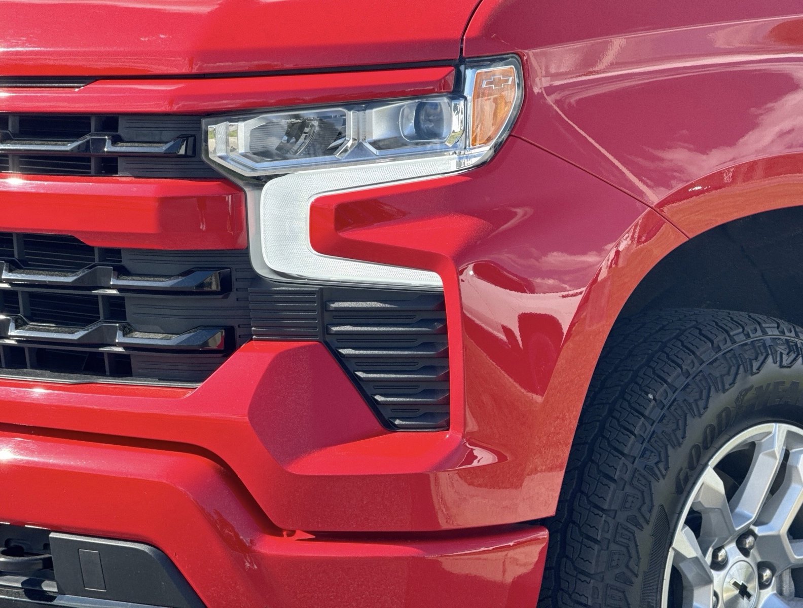 Used 2023 Chevrolet Silverado 1500 RST w/ Convenience Package II AWD/4WD image 8