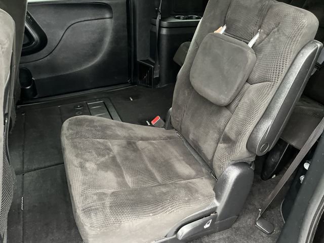 Used 2016 Dodge Grand Caravan SE FWD image 22