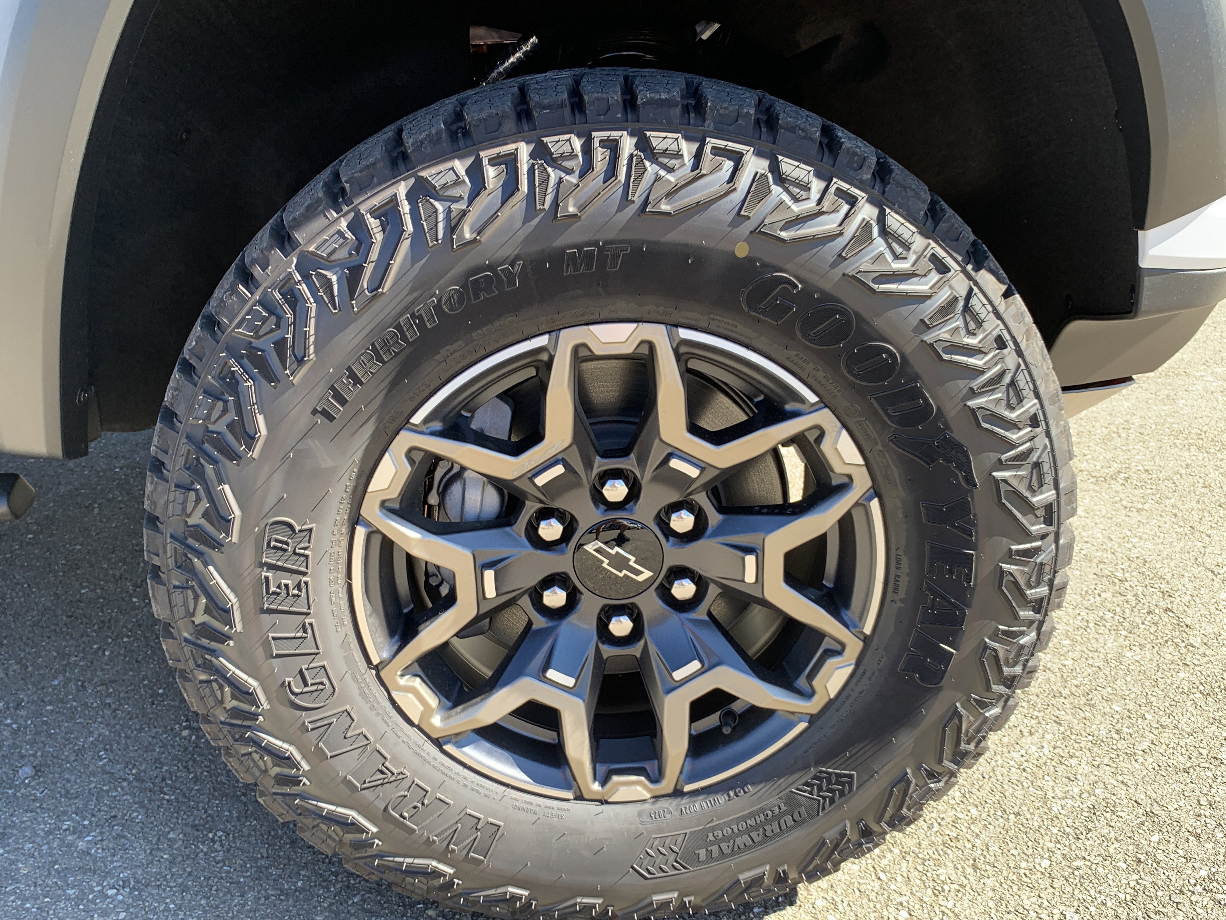New 2026 Chevrolet Colorado ZR2 w/ Technology Package image 28