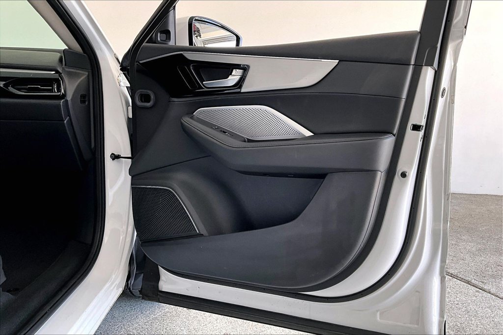 Certified 2025 Acura MDX FWD image 23