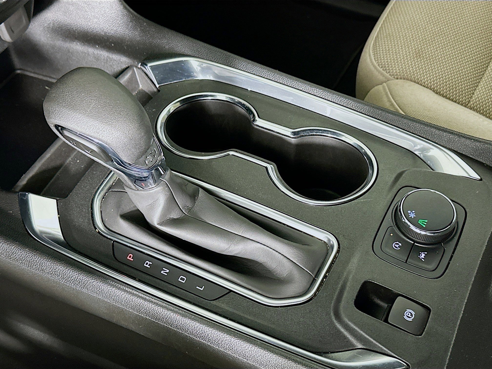 Used 2023 Chevrolet Traverse LS w/ Safety Package image 24