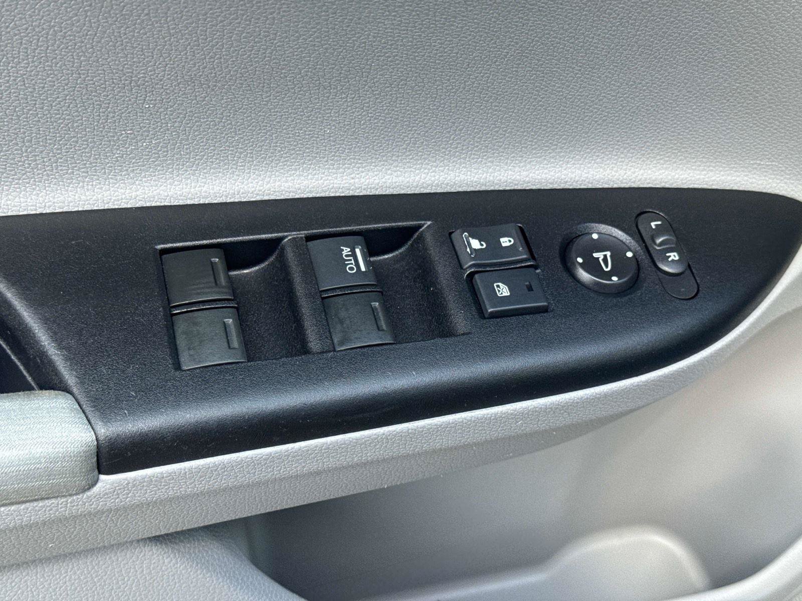 Used 2016 Honda Accord LX image 16