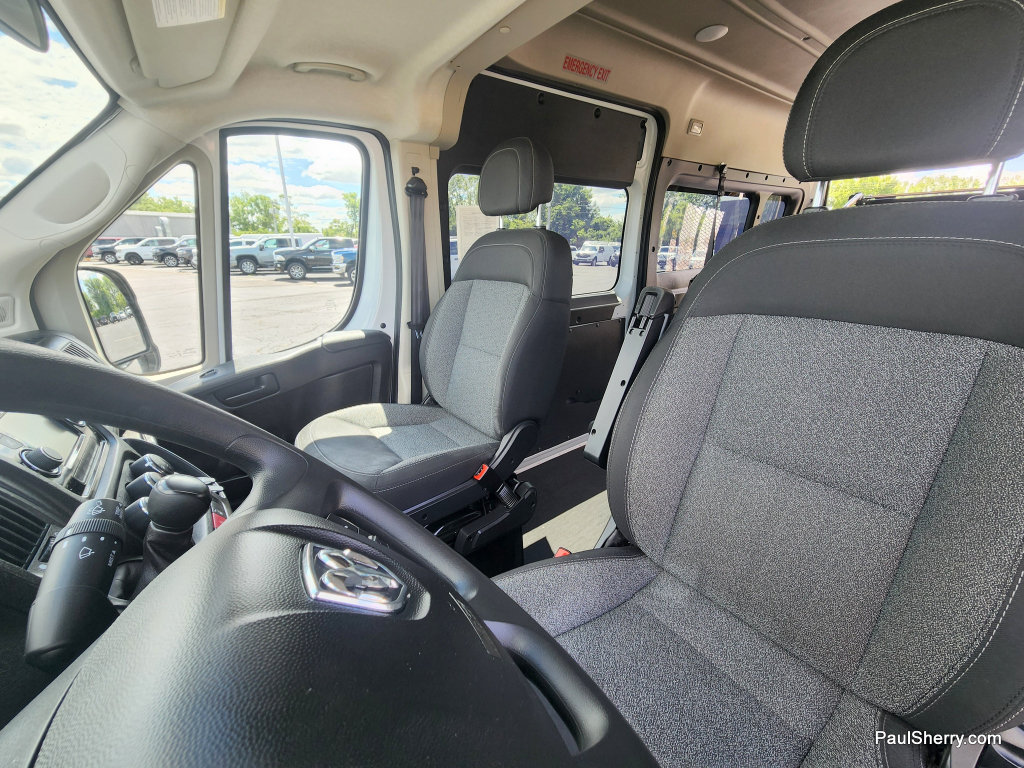 Used 2021 RAM ProMaster 2500 w/ Premium Appearance Group FWD image 2